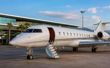 Private Jet Charter to the Monaco Yacht Show 2026 Private jet parked at Nice Côte d’Azur Airport for travellers attending the Monaco Yacht Show