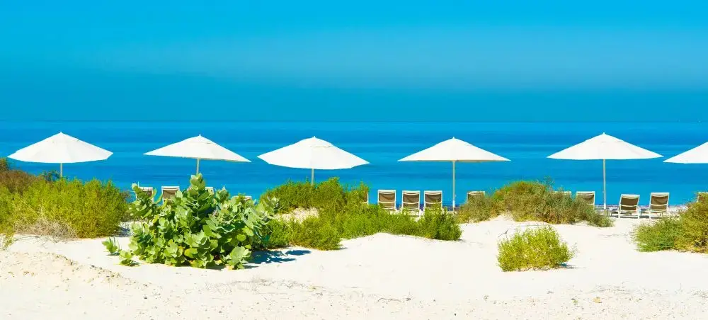 Cultural and natural attractions in Abu Dhabi featured on a private jet charter itinerary