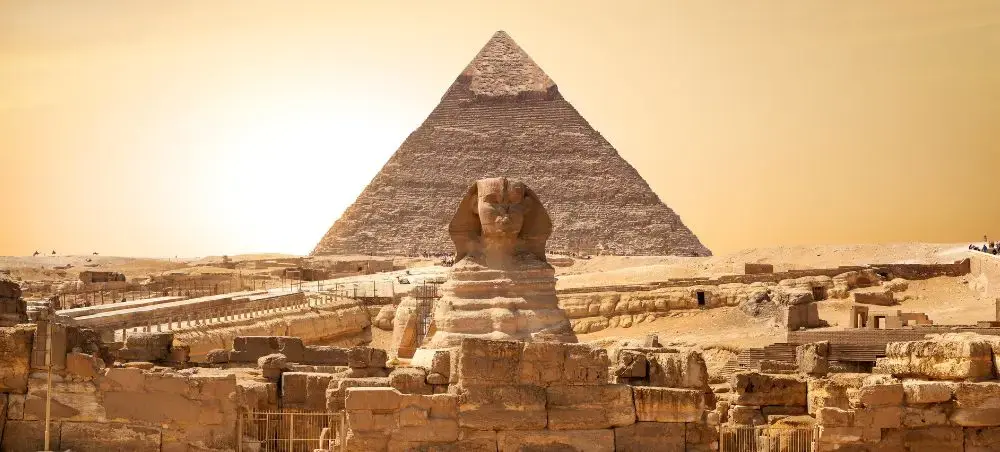 Fine dining restaurant and local cuisine in Cairo for private jet charter travellers