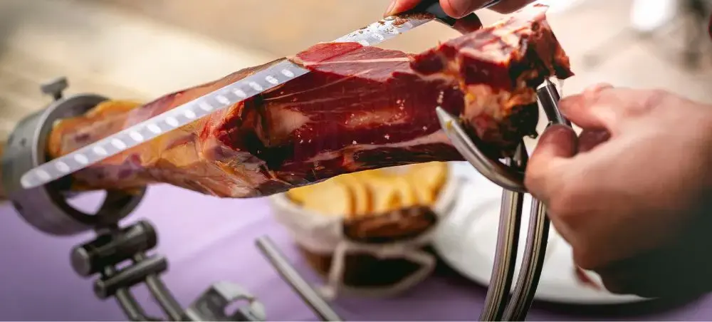 Fine dining restaurant and local cuisine in Madrid for private jet charter travellers