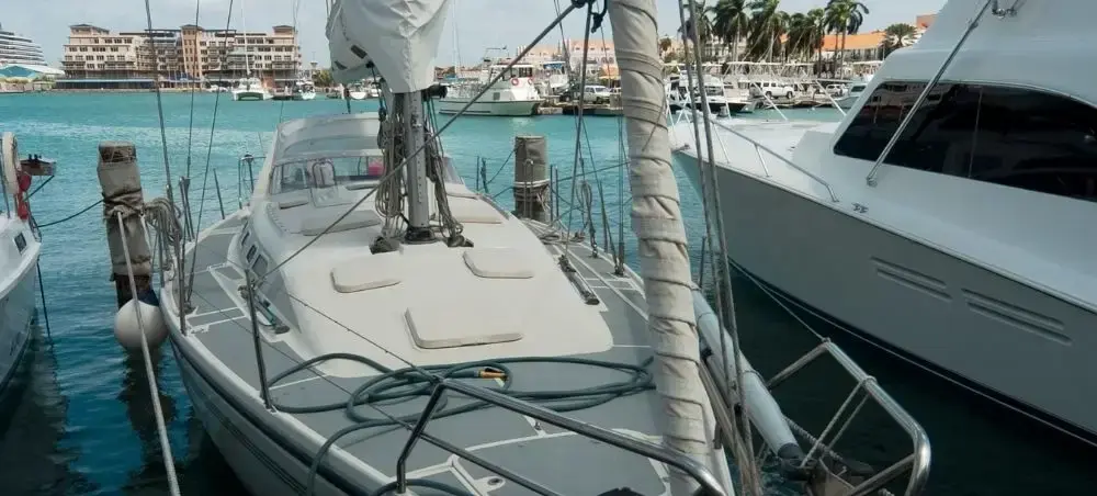Fine dining restaurant and local cuisine in Oranjestad for private jet charter travellers