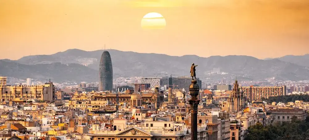 Local cuisine and dining scene in Barcelona popular with private jet charter passengers