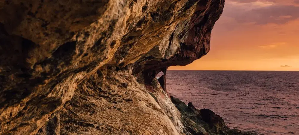 Local cuisine and dining scene in Cayman Brac popular with private jet charter passengers
