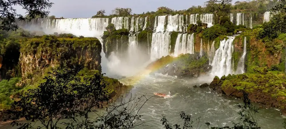 Local cuisine and dining scene in Iguazu Falls popular with private jet charter passengers