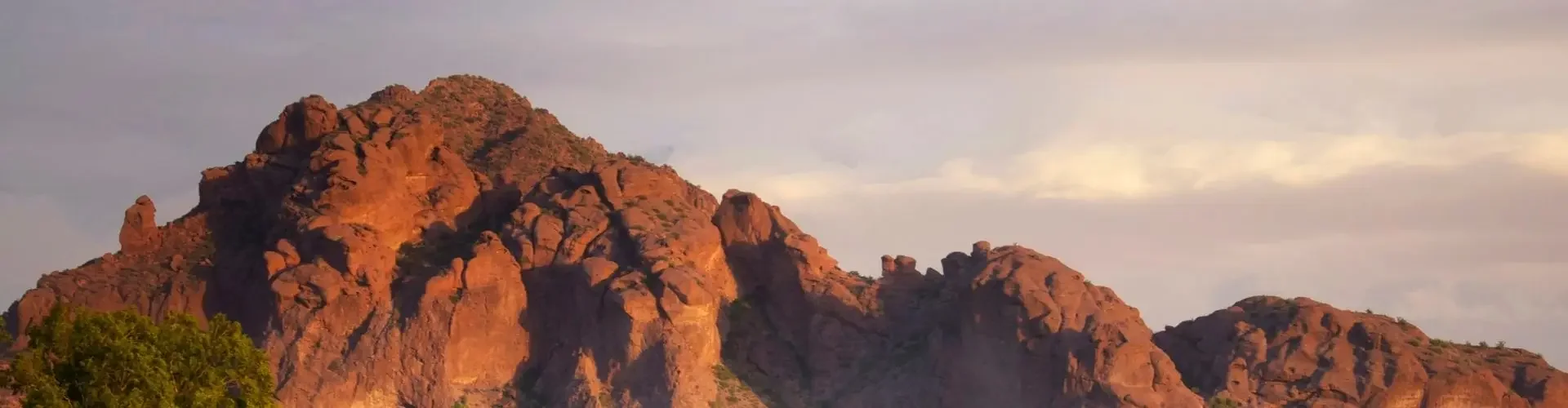 Private Jet from Scottsdale to Dallas Luxury desert homes nestled beneath dramatic red rock formations at golden hour in Scottsdale Arizona