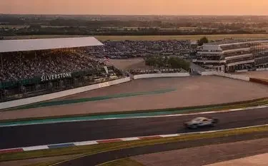 Private Jet to the British Grand Prix (Silverstone) 2026 Private jet cabin with panoramic windows during a british grand prix 2026 charter