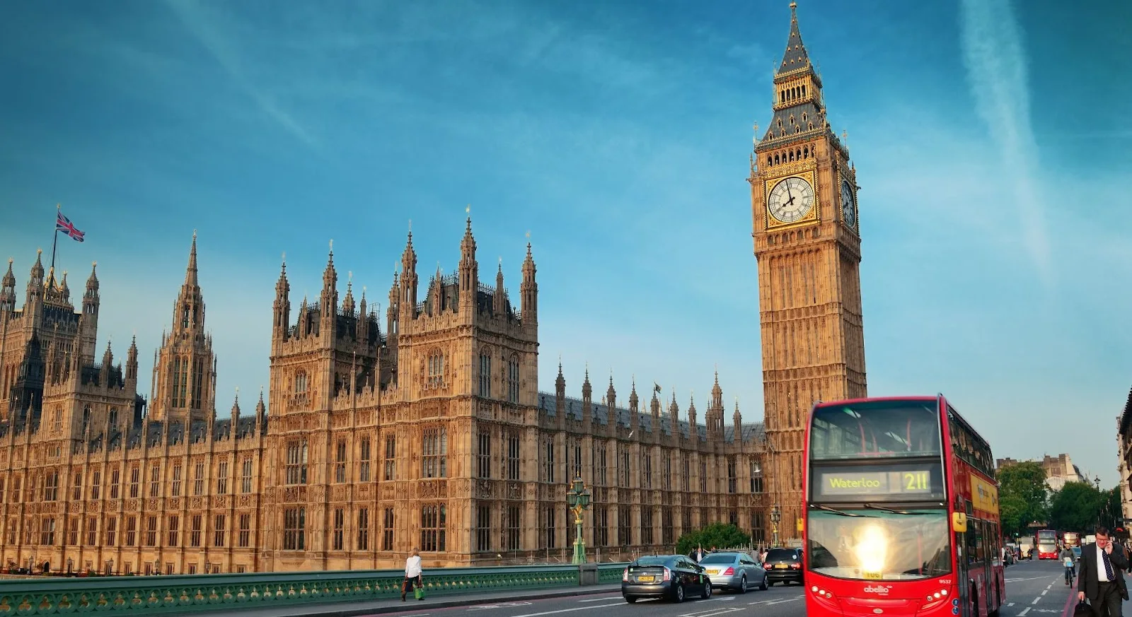 Big Ben and Houses of Parliament in London showcasing premium destination for private jet empty leg flights