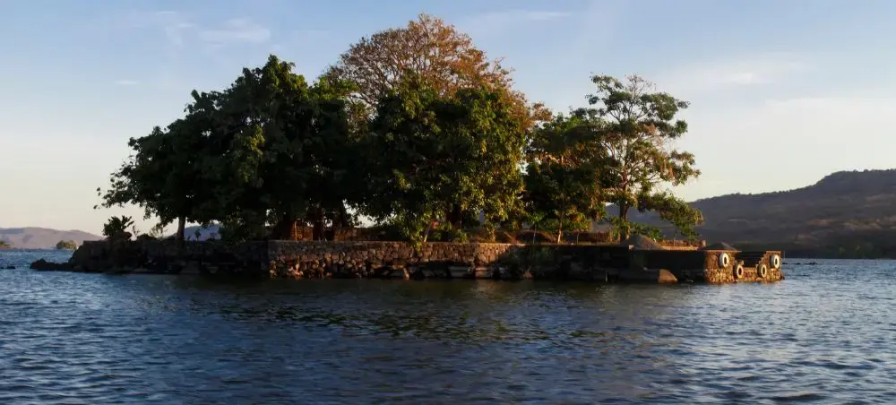Boat tour through the Islets of Granada on Lake Nicaragua with Mombacho Volcano nearby