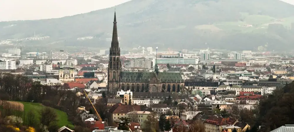 Skyline of Linz, focused on the historical landmarks and gothic architecture