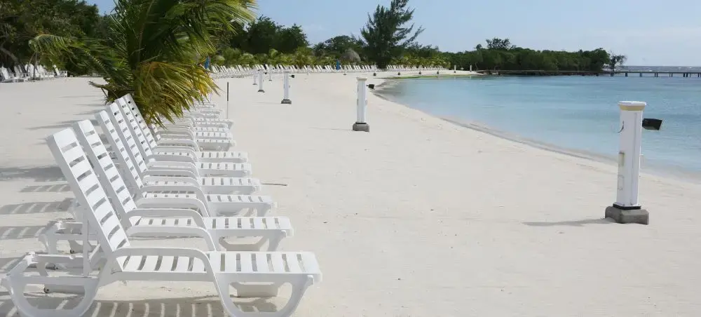 West Bay beach in Roatán, Honduras, with clear turquoise Caribbean water