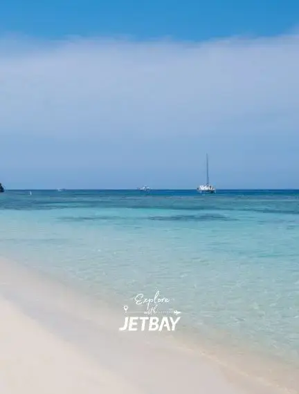 West Bay Beach in Roatán, Honduras, with white sand and clear water